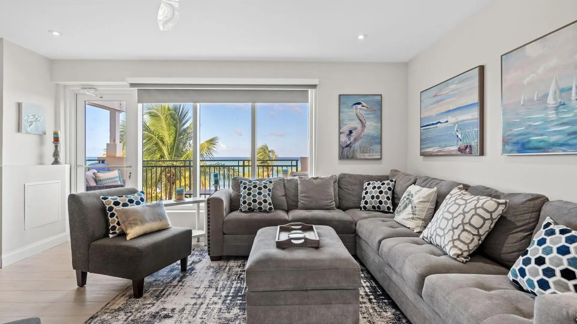 Luxury Condo Near San Juan Río Grande